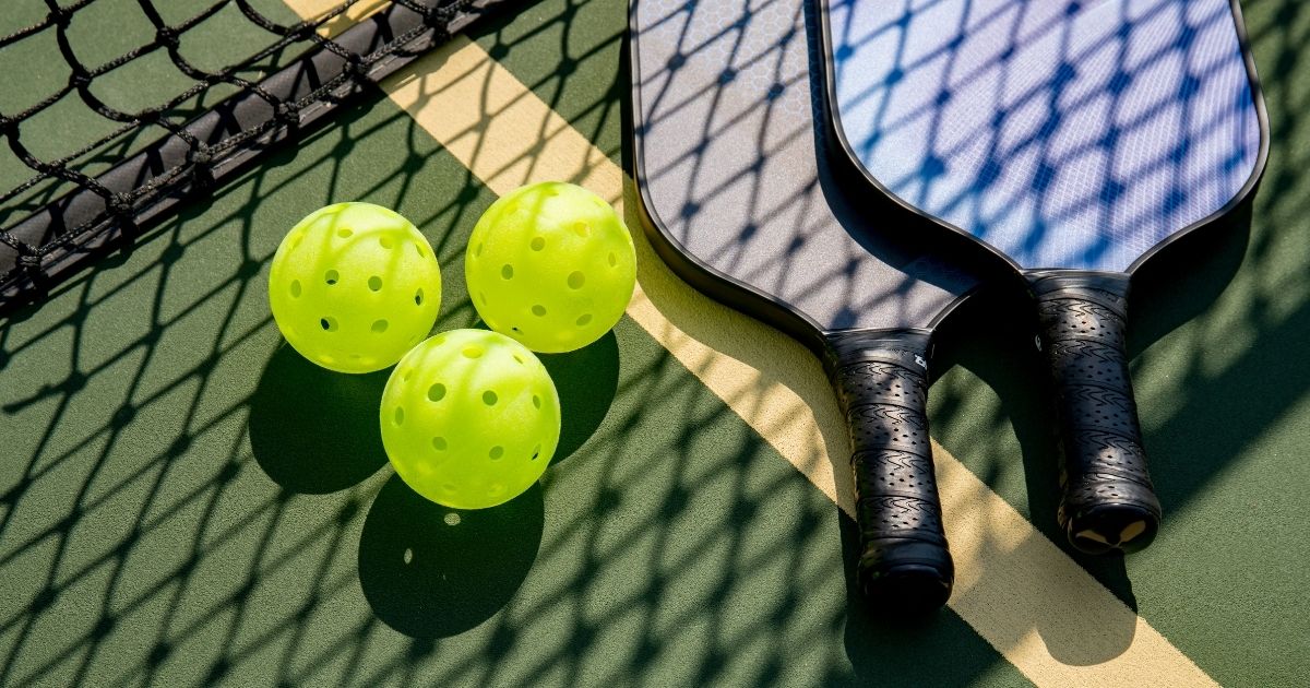 What are the different pickleball gifts to give to your loved ones?